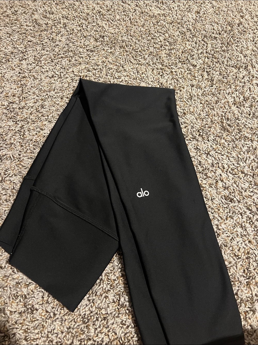 ALO Yoga Women’s Black Leggings with Subtle Logo